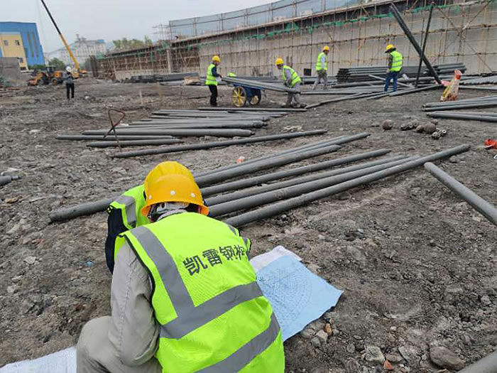 德令哈螺栓球网架结构